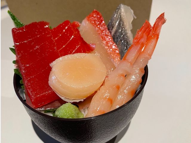 食品サンプルで作る小田原海鮮丼作り（観光交流センター） | スポット